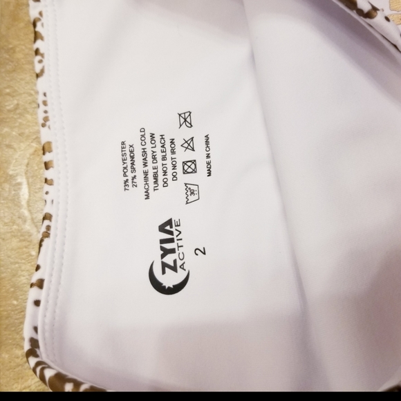 ZYIA White/Gold Leggings 7/8" Length - Picture 4 of 5